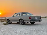 Ford Crown Victoria 1998 V8